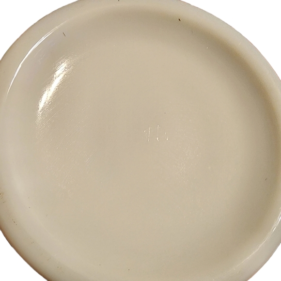 Vintage Collectible White Old Quilt Pattern Milk Glass Pitcher - Picture 7 of 10